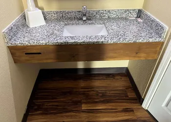 Knights Inn Lumberton hotel thumbnail 8