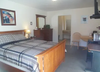 Clark Fork Lodge hotel thumbnail 8