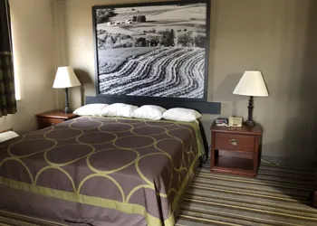 Circle S Motel hotel thumbnail 7
