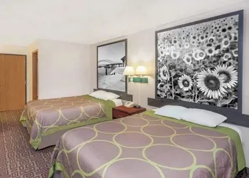 Circle S Motel hotel thumbnail 8