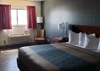 Econo Lodge Cedar Rapids South hotel thumbnail 4