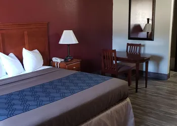 Econo Lodge Cedar Rapids South hotel thumbnail 5