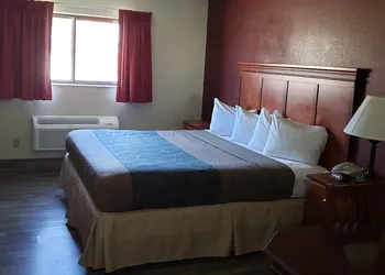 Econo Lodge Cedar Rapids South hotel thumbnail 8