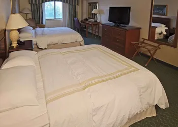 Radisson Hotel Cedar Rapids hotel thumbnail 5
