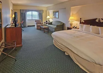 Radisson Hotel Cedar Rapids hotel thumbnail 8