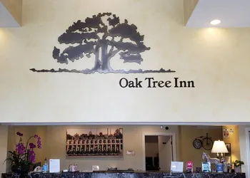 Oak Tree Inn hotel thumbnail 3
