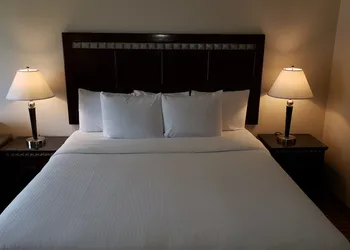 Oak Tree Inn hotel thumbnail 7