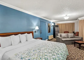 HomeTowne Studios by Red Roof Yuba City Bonanza – Marysville hotel thumbnail 8