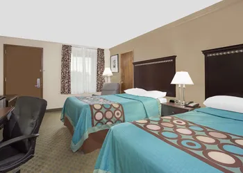 Super 8 by Wyndham Danville hotel thumbnail 2
