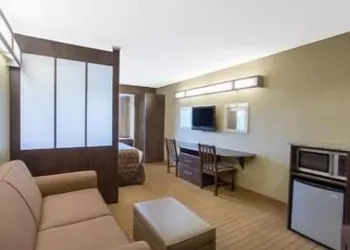 Microtel Inn & Suites by Wyndham Marietta hotel thumbnail 6