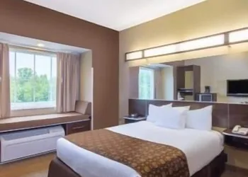 Microtel Inn & Suites by Wyndham Marietta hotel thumbnail 7
