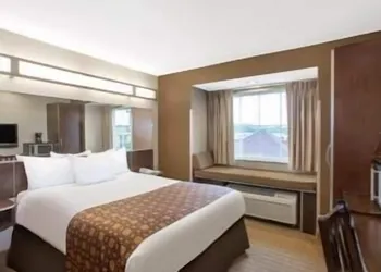 Microtel Inn & Suites by Wyndham Marietta hotel thumbnail 8