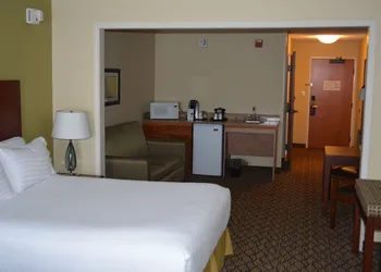 Holiday Inn Express & Suites Lancaster by IHG hotel thumbnail 3