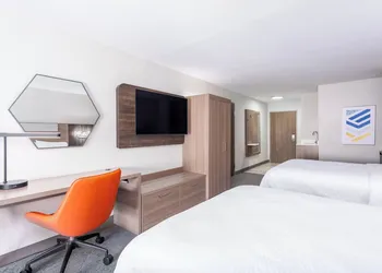 Holiday Inn Express & Suites Lancaster by IHG hotel thumbnail 8