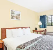 Days Inn by Wyndham Athens hotel detail image 3