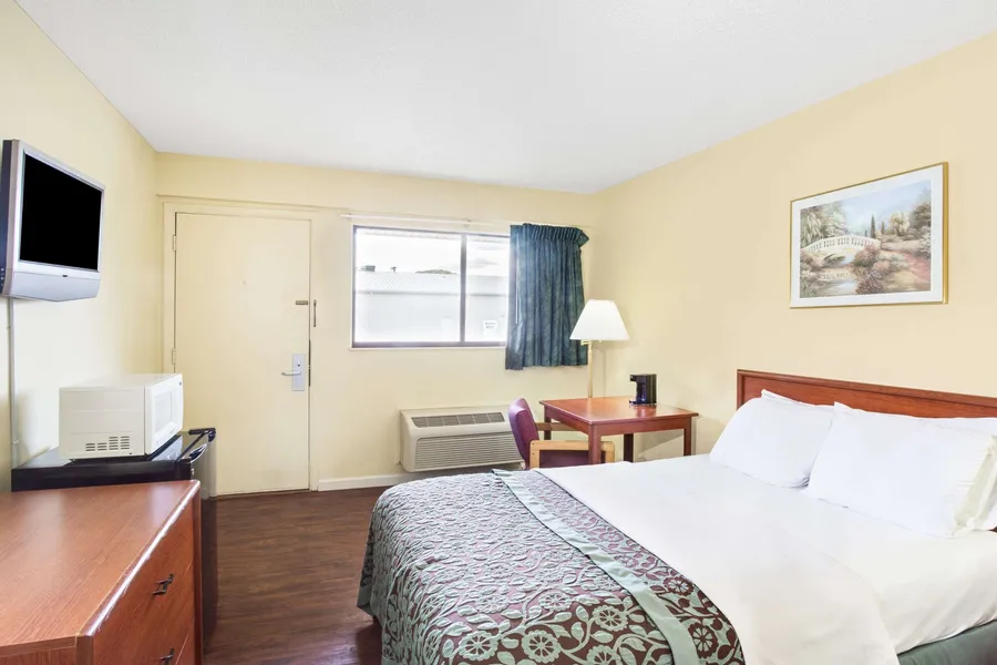 Days Inn by Wyndham Athens hotel detail image 6