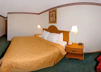 Quality Inn & Suites Circleville hotel thumbnail 6
