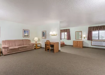Super 8 by Wyndham Gallipolis Pt Pleasant Area hotel thumbnail 3