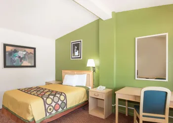 Knights Inn Statesboro hotel thumbnail 3