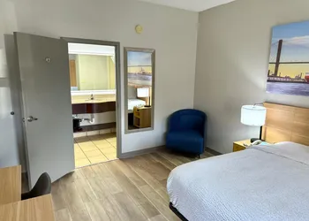 Days Inn by Wyndham Statesboro hotel thumbnail 6