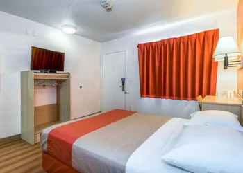 Motel 6 Corona, CA hotel thumbnail 8