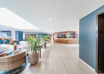 Bay Club Hotel & Marina hotel thumbnail 5