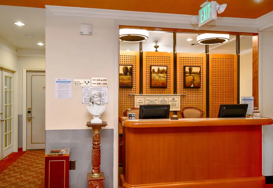 Brand Plaza Hotel hotel detail image 6