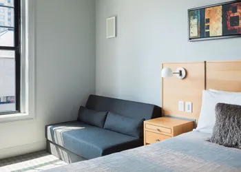Charlesmark Hotel hotel thumbnail 6
