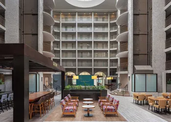 Embassy Suites by Hilton El Paso hotel thumbnail 4