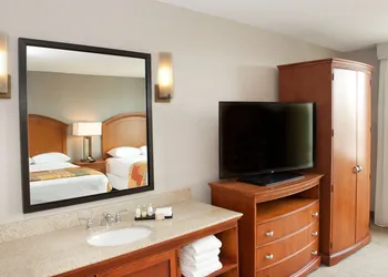 Embassy Suites by Hilton El Paso hotel thumbnail 8