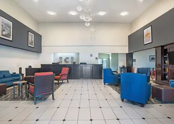 Comfort Inn & Suites Crystal Inn Sportsplex hotel thumbnail 5