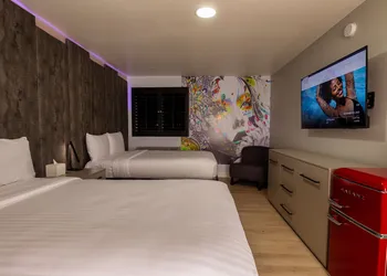 Lexi Las Vegas hotel thumbnail 4