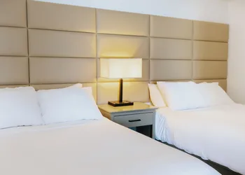 Surfer Beach Hotel hotel thumbnail 4