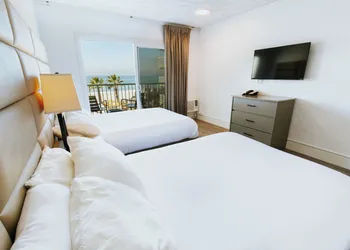 Surfer Beach Hotel hotel thumbnail 5