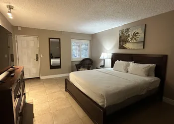 Tahitian Inn hotel thumbnail 6