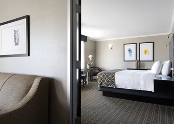 voco The Tiger Hotel Columbia, MO by IHG hotel thumbnail 4