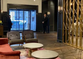 Kixby hotel thumbnail 3