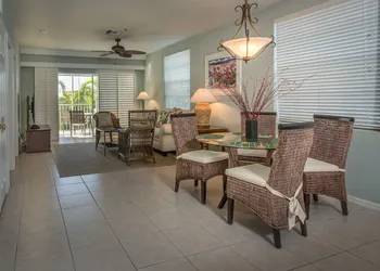 Olde Marco Island Inn and Suites hotel thumbnail 8