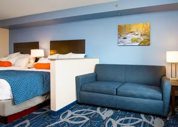 Country Cascades Waterpark Resort hotel thumbnail 4