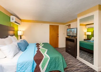 Country Cascades Waterpark Resort hotel thumbnail 6