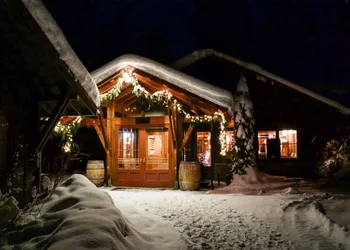 Sleeping Lady Mountain Resort & Spa hotel thumbnail 2