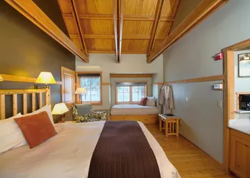 Sleeping Lady Mountain Resort & Spa hotel thumbnail 6