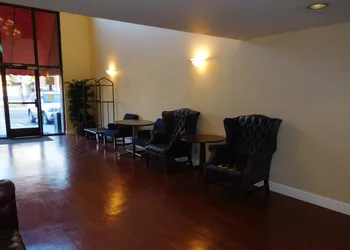 University Square Hotel hotel thumbnail 2
