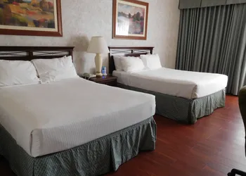 University Square Hotel hotel thumbnail 3