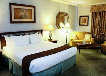 University Square Hotel hotel thumbnail 7