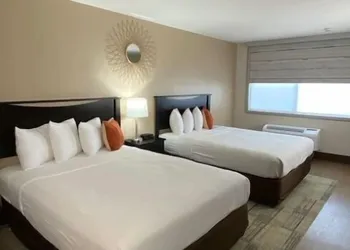 Stanford Inn & Suites Anaheim hotel thumbnail 5