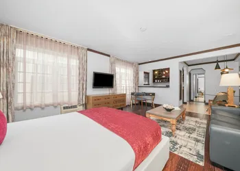 Lincoln Arms Suites hotel thumbnail 6