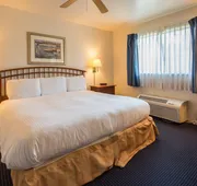 Coral Reef Inn & Suites hotel detail image 5