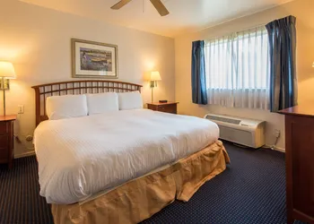 Coral Reef Inn & Suites hotel thumbnail 5