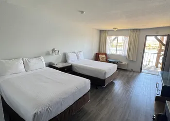 The New Pioneer hotel thumbnail 5